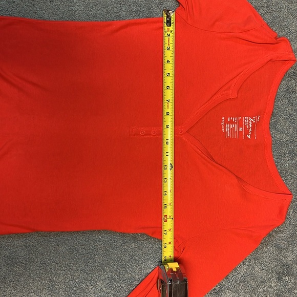 GAP v-neck Henley - Picture 4 of 5